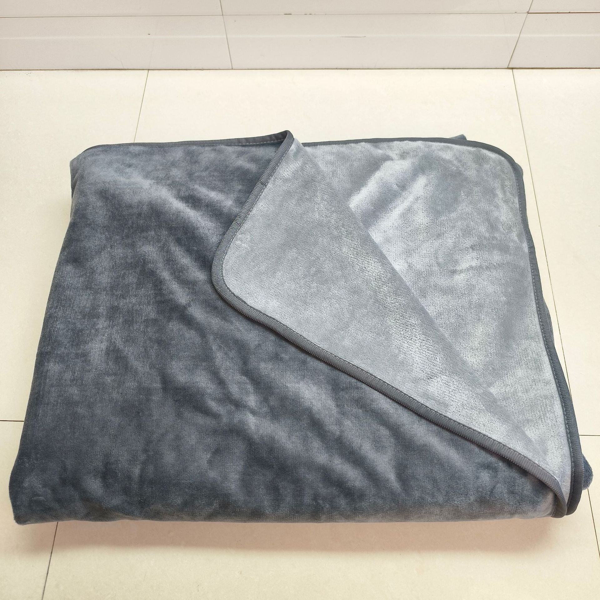 Double-sided Flannel Blanket Pet Blanket Couple Waterproof Supplies